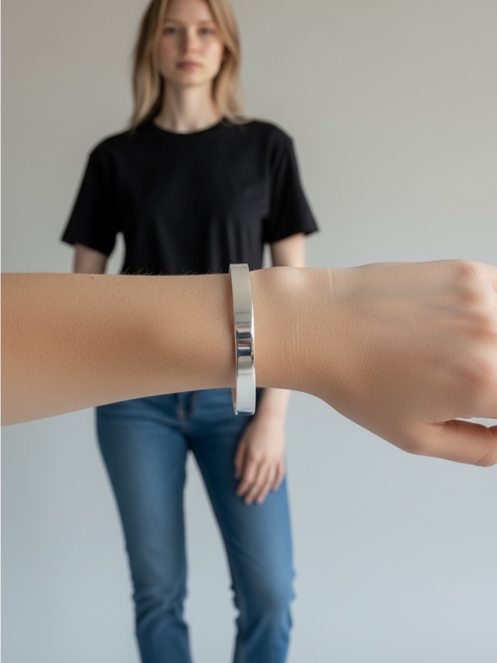 10/2 Silver Smart Bracelet Band - Minimal Metallic Wearable